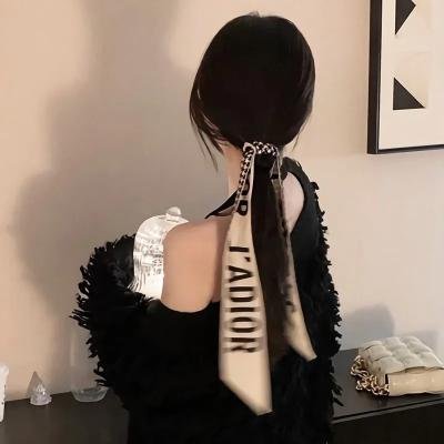 一脚踏上南天门，对面跪的全是神